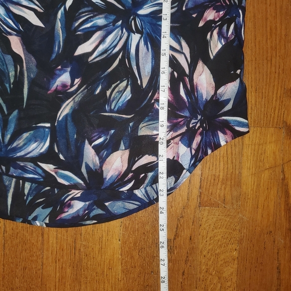 DKNY Floral Ruffled Sleeveless Top - Picture 9 of 10